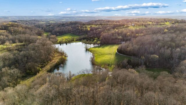 697 Johnson Branch Rd, Williamsport, TN 38487