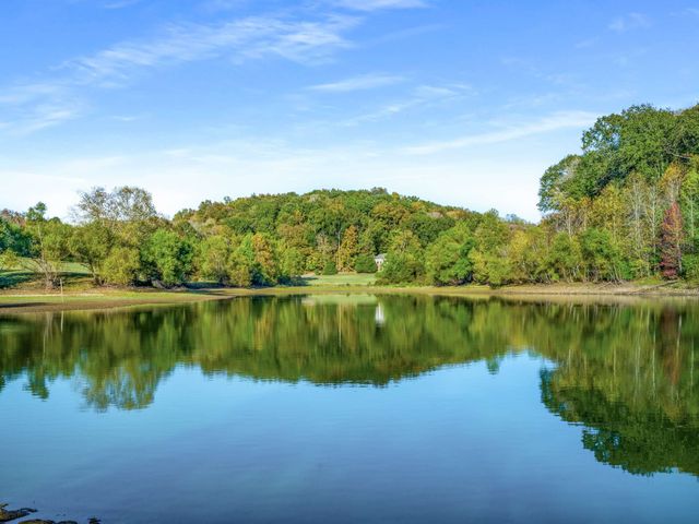 697 Johnson Branch Rd, Williamsport, TN 38487
