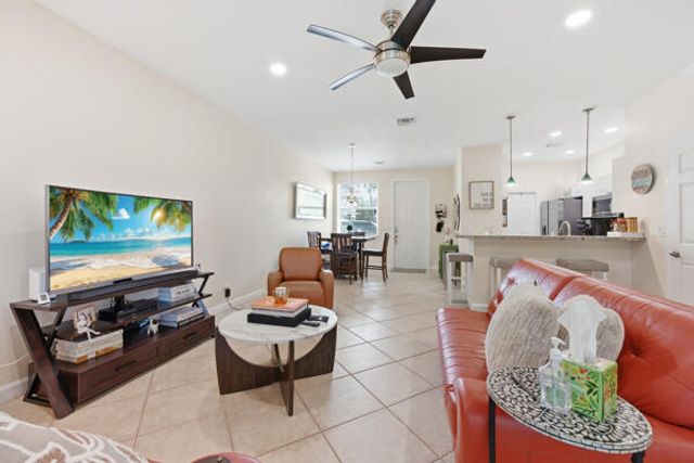 824 SE 4th Court, Deerfield Beach, FL 33441