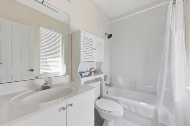 824 SE 4th Court, Deerfield Beach, FL 33441