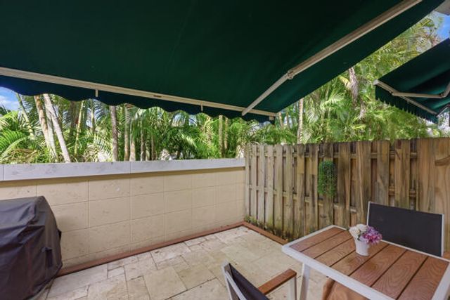 824 SE 4th Court, Deerfield Beach, FL 33441