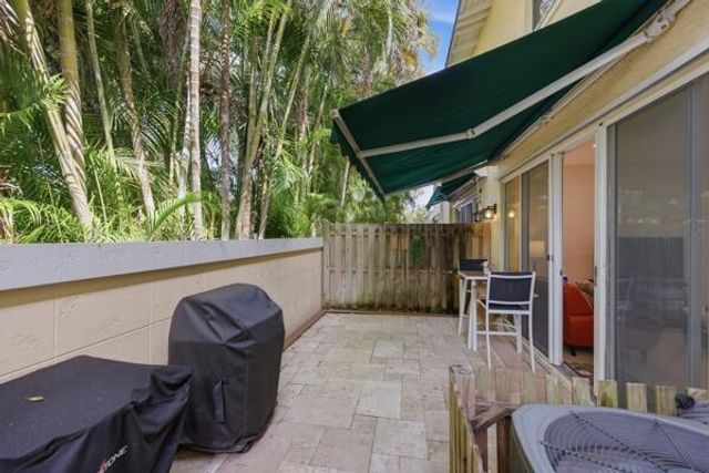 824 SE 4th Court, Deerfield Beach, FL 33441