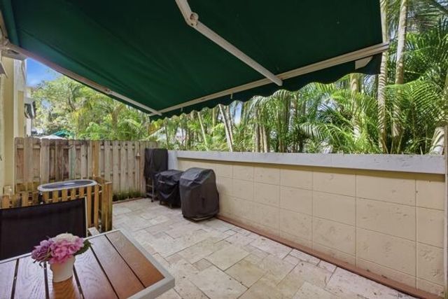 824 SE 4th Court, Deerfield Beach, FL 33441