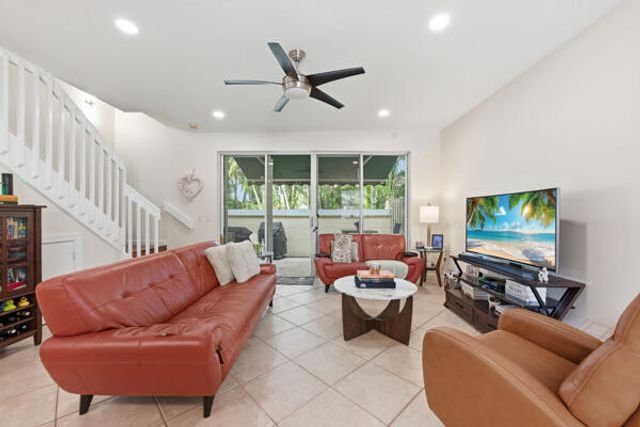 824 SE 4th Court, Deerfield Beach, FL 33441