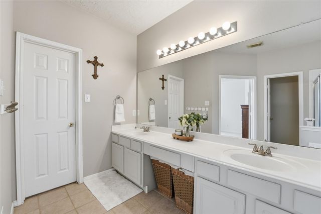 8126 Buffalo Springs Court, Sugar Land, TX 77479