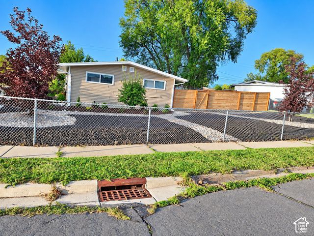 1558 N 400 W, Sunset, UT 84015