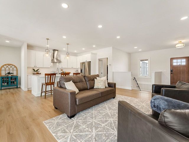 302 Matthews Meadow, Ferrisburgh, VT 05456