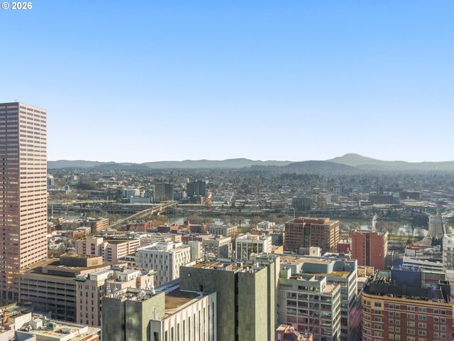 550 Sw 10TH Ave 2108, Portland, OR 97205