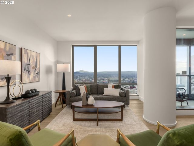 550 Sw 10TH Ave 2108, Portland, OR 97205