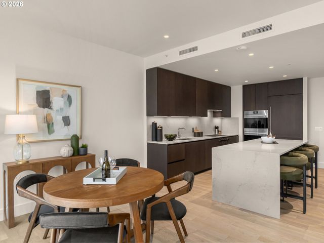 550 Sw 10TH Ave 2108, Portland, OR 97205