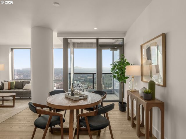 550 Sw 10TH Ave 2108, Portland, OR 97205