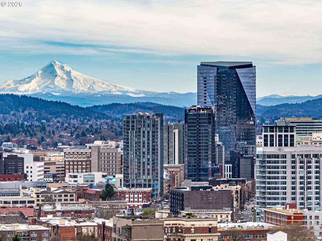 550 Sw 10TH Ave 2108, Portland, OR 97205