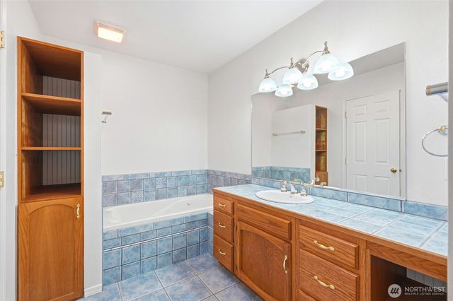 2198 Aurora Court, Oak Harbor, WA 98277