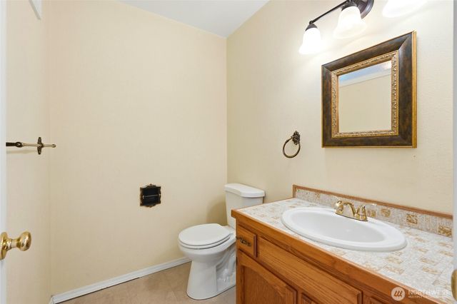 2198 Aurora Court, Oak Harbor, WA 98277