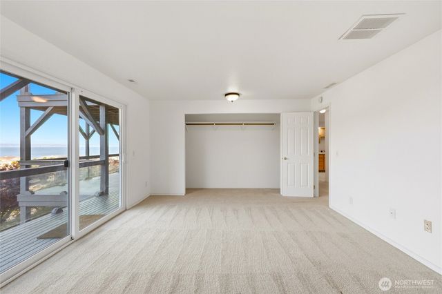 2198 Aurora Court, Oak Harbor, WA 98277