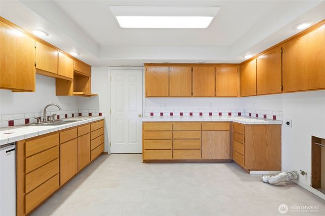 2198 Aurora Court, Oak Harbor, WA 98277