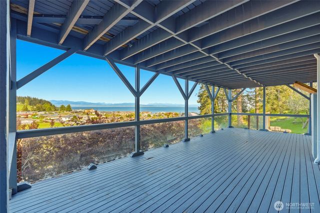 2198 Aurora Court, Oak Harbor, WA 98277