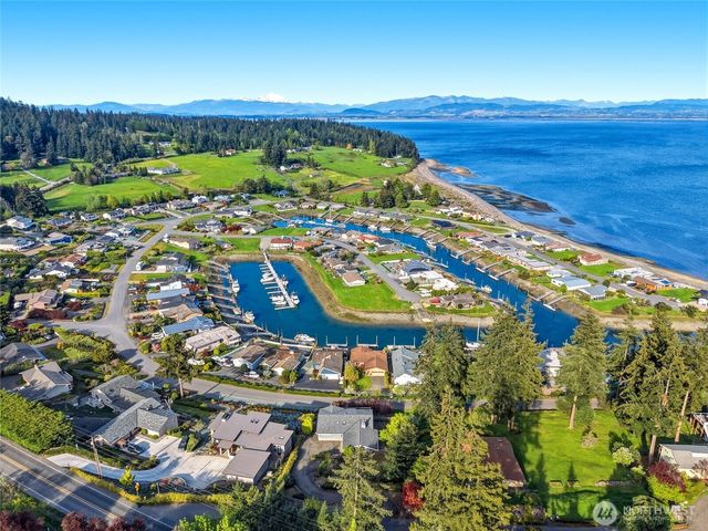 2198 Aurora Court, Oak Harbor, WA 98277