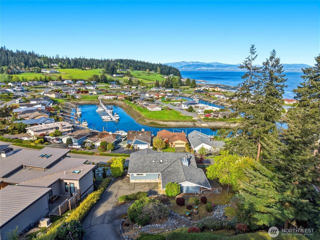 2198 Aurora Court, Oak Harbor, WA 98277