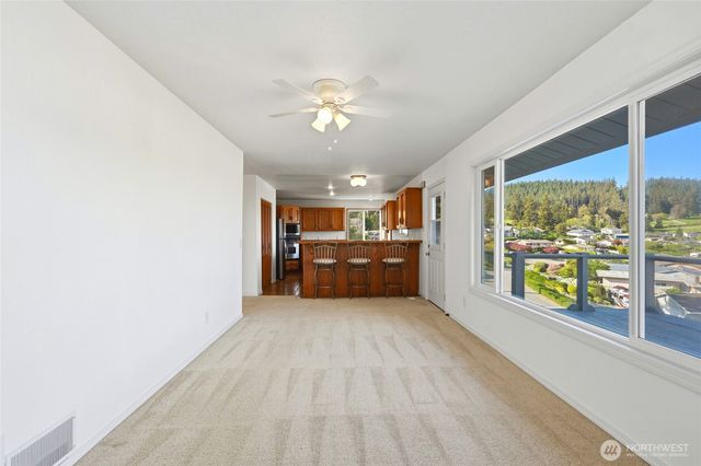 2198 Aurora Court, Oak Harbor, WA 98277