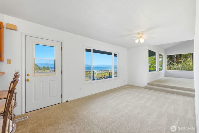 2198 Aurora Court, Oak Harbor, WA 98277