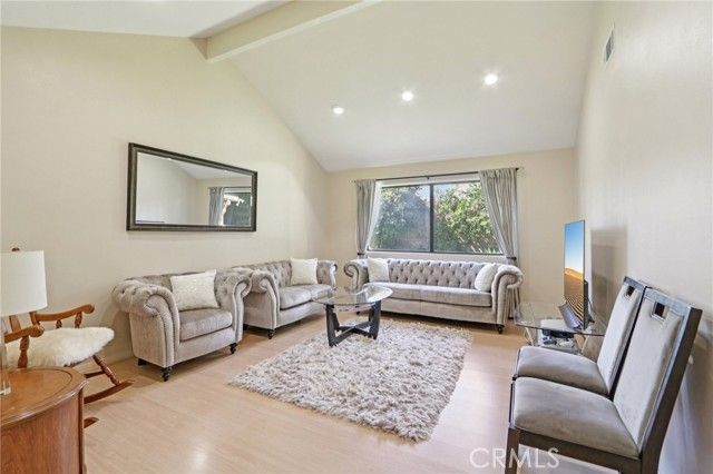 7815 Vassar, Canoga Park (los Angeles), CA 91304