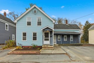 19 Grove St, Ayer, MA 01432