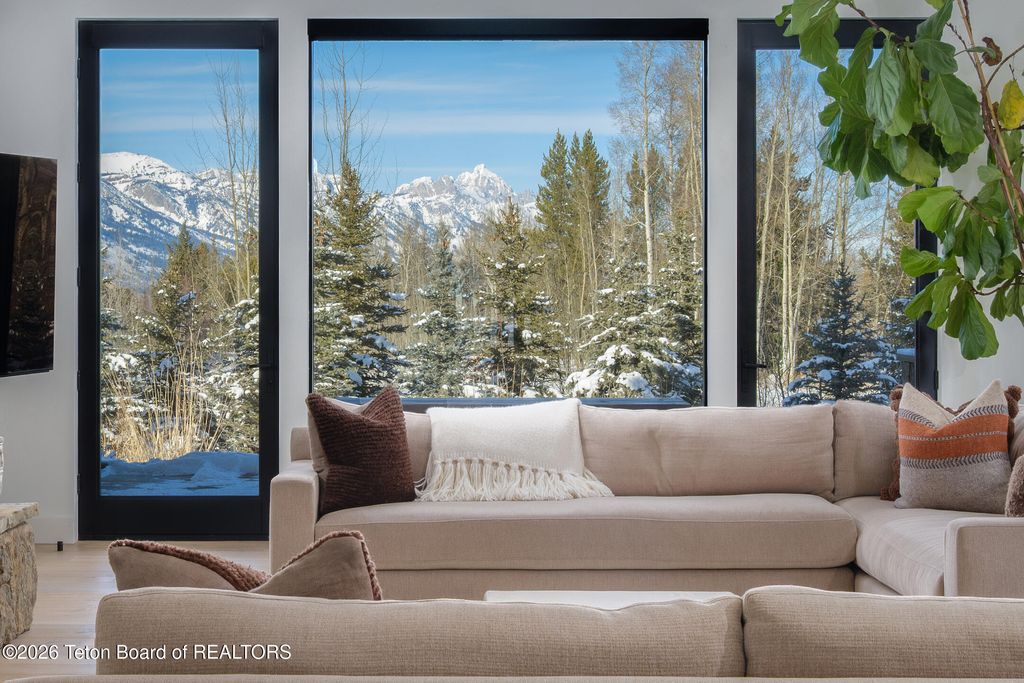 5060 W EAGLE Road, Wilson, WY 83014 photo 3