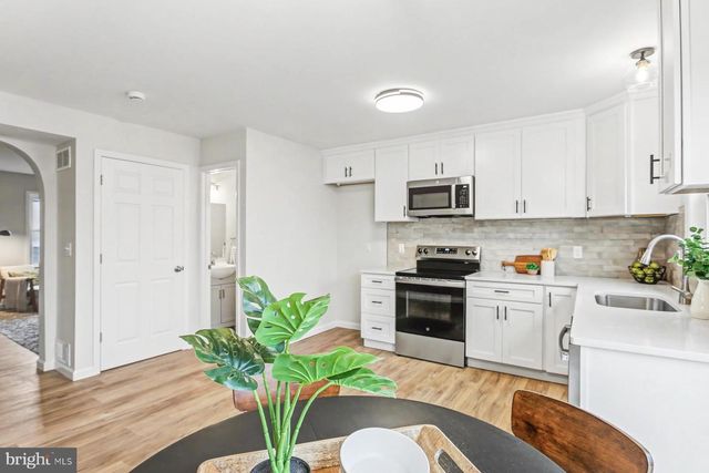 717 E WALNUT ST, Lancaster, PA 17602