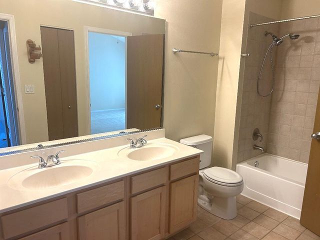 3184 Impressions Drive 3184, Lake In The Hills, IL 60156