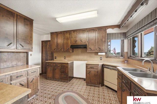 11006 Mill Road, Louisville, NE 68037