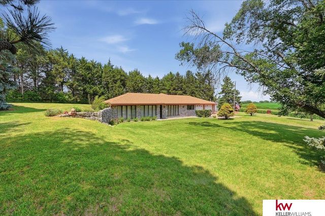 11006 Mill Road, Louisville, NE 68037
