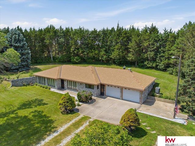 11006 Mill Road, Louisville, NE 68037