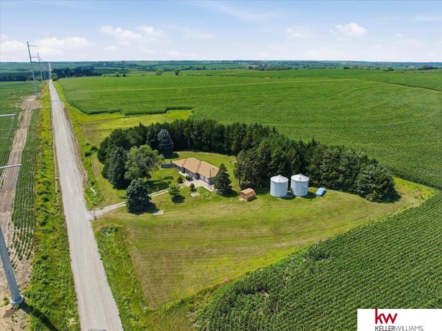 11006 Mill Road, Louisville, NE 68037
