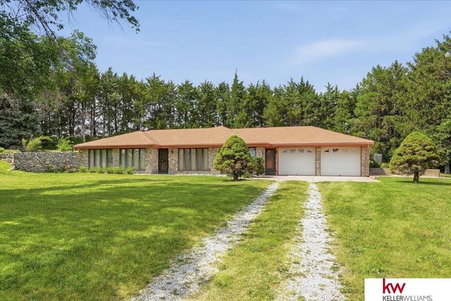 11006 Mill Road, Louisville, NE 68037