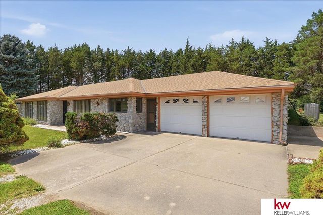 11006 Mill Road, Louisville, NE 68037