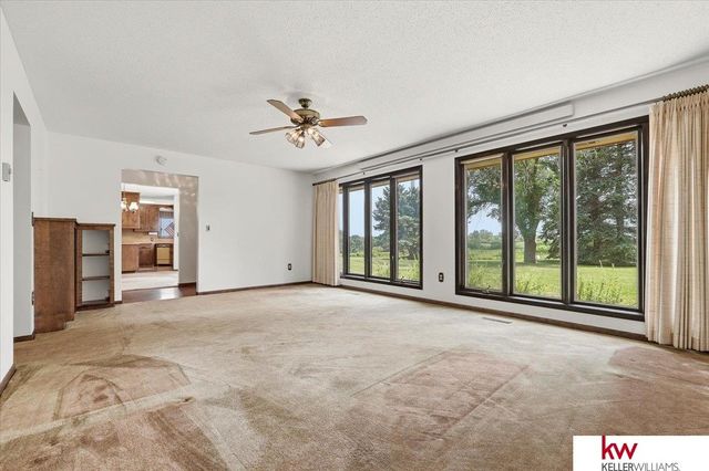 11006 Mill Road, Louisville, NE 68037