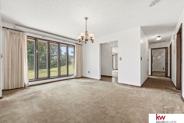 11006 Mill Road, Louisville, NE 68037
