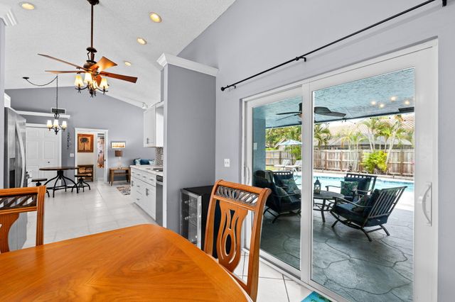 986 Cherry Lane, Wellington, FL 33414