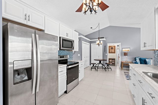 986 Cherry Lane, Wellington, FL 33414