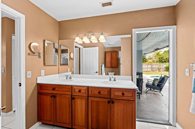 986 Cherry Lane, Wellington, FL 33414