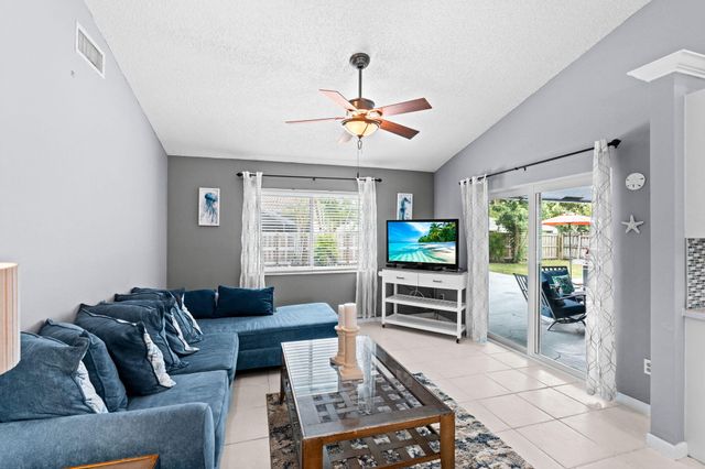 986 Cherry Lane, Wellington, FL 33414