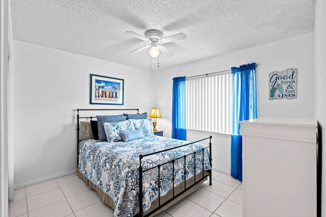 986 Cherry Lane, Wellington, FL 33414