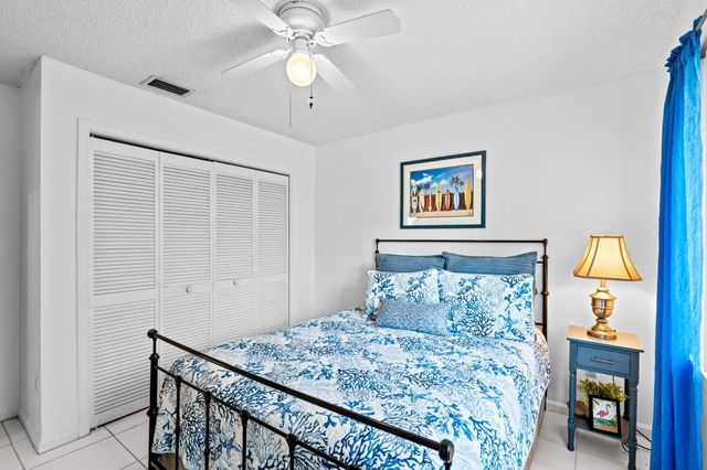 986 Cherry Lane, Wellington, FL 33414