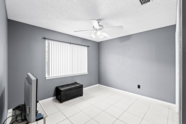 986 Cherry Lane, Wellington, FL 33414