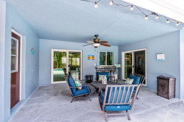 986 Cherry Lane, Wellington, FL 33414
