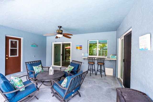 986 Cherry Lane, Wellington, FL 33414