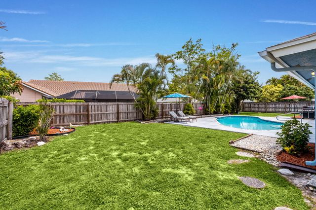 986 Cherry Lane, Wellington, FL 33414