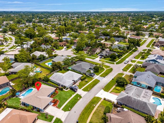 986 Cherry Lane, Wellington, FL 33414