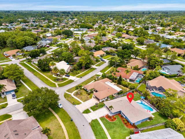 986 Cherry Lane, Wellington, FL 33414